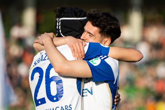 IFK Norrköpings Kristoffer Khazeni jublar med Laorent