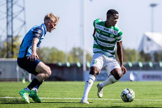 Landskronas Melker Widell och Västerås SKs Jaheem Burke