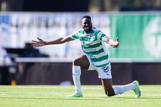 Västerås SKs Frederic Nsabiyumva reagerar
