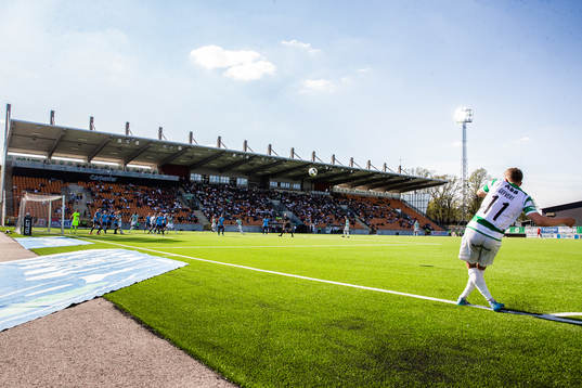 Västerås SKs Simon Gefvert med en hörna