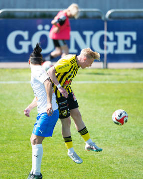 IFK Hässleholms Wictor Willseus i matchen i division 2