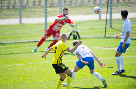 IFK Hässleholms Olle Kjellman Olblad gör 1-0 i matchen i