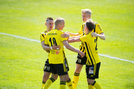 IFK Hässleholms Olle Kjellman Olblad har gjort 1-0 och