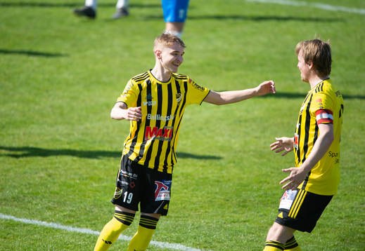 IFK Hässleholms Amir Ramanovski har gjort 2-0 och jublar