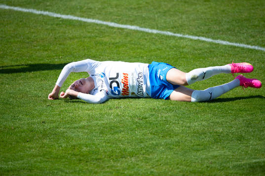 Skadad spelare i matchen i division 2 mellan IFK