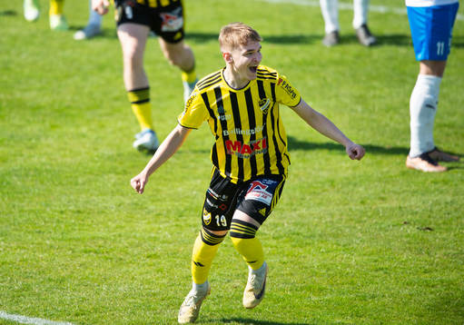 IFK Hässleholms inhoppare Amir Ramanovski har gjort 2-0 i