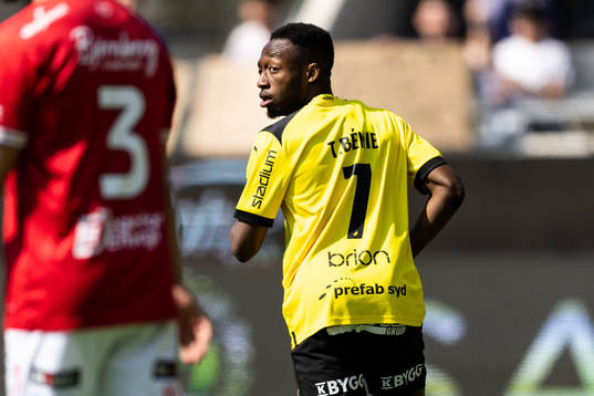 Häckens Benie Adama Traore jublar