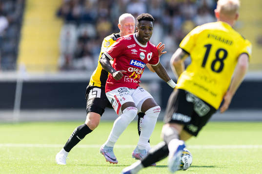 Häckens Valgeir Fridriksson och Degerfors Joseph - Claude