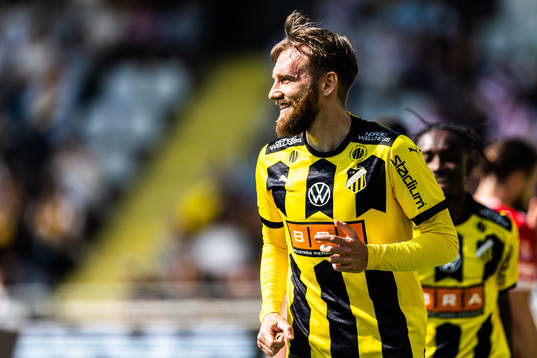 Häckens Simon Sandberg jublar