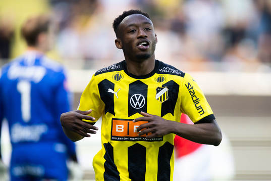 Häckens Benie Adama Traore jublar