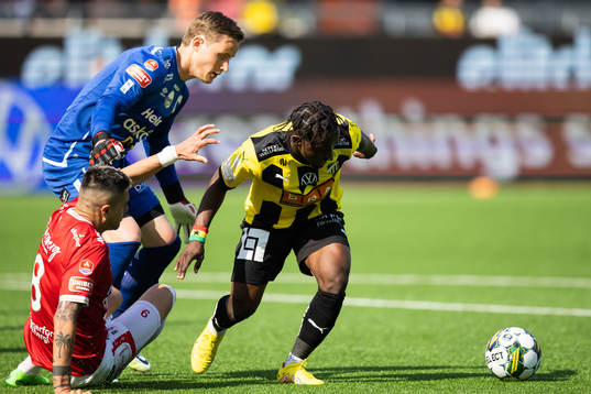 Degerfors målvakt Sondre Lovseth Rossbach och Diego De