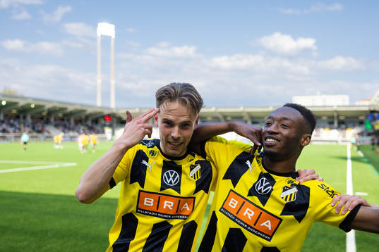 Häckens Benie Adama Traore jublar