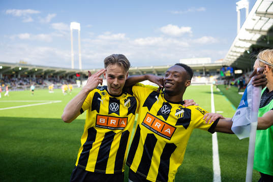 Häckens Benie Adama Traore jublar