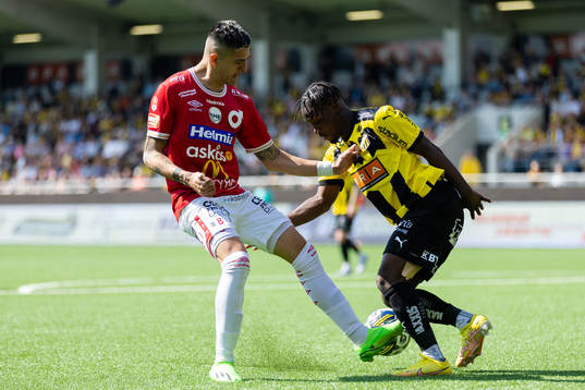 Häckens Ibrahim Sadiq och Degerfors Diego De Jesus Campos