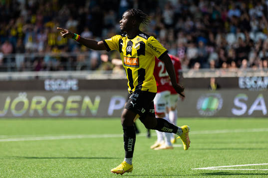 Häckens Ibrahim Sadiq jublar