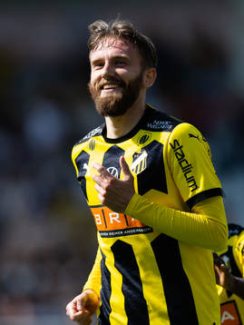 Häckens Simon Sandberg jublar