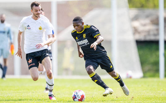 Växjö BKs Oscar Hagberg och Växjö Norras Daniel Luzze