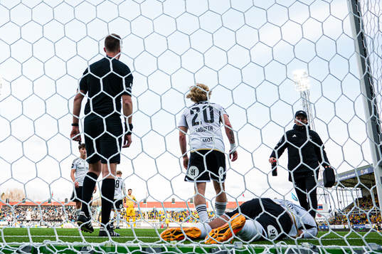 Isak Snær Thorvaldsson of Rosenborg in pain
