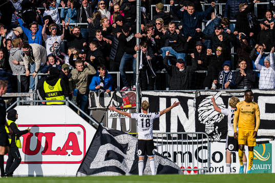 Morten Bjørlo of Rosenborg celebrates