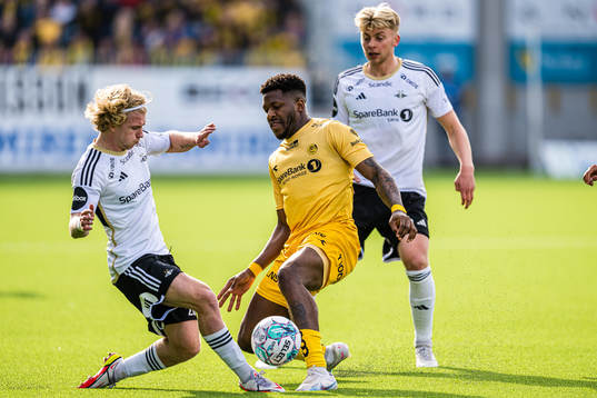 Edvard Tagseth of Rosenborg and Pemi Faris of Bodø/Glimt