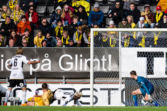 Kristall Mani Ingason of Rosenborg scores the 2-2 goal