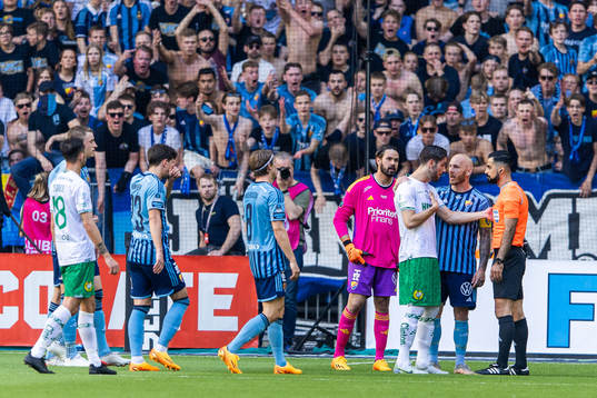 Hammarbys Adi Nalic och Djurgårdens Magnus Eriksson