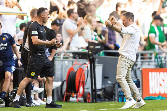 Hammarbys tränare Marti Cifuentes jublar