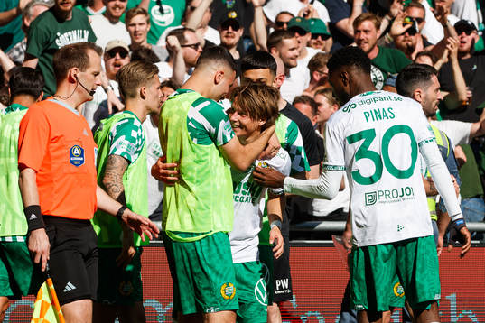 Hammarbys August Mikkelsen jublar