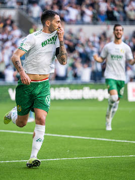 Hammarbys Nahir Besara jublar