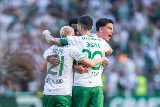 Hammarbys Simon Strand, Nahir Besara och Jusef Erabi jublar