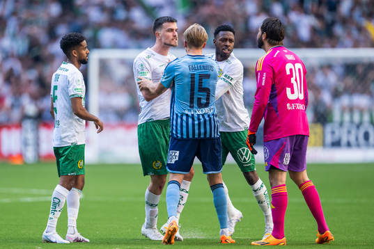 Irriterat mellan Hammarbys Tesfaldet Tekie, Pavle Vagic och