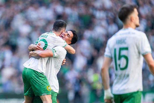 Hammarbys Nahir Besara och Jusef Erabi jublar