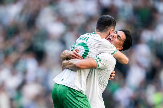 Hammarbys Nahir Besara och Jusef Erabi jublar