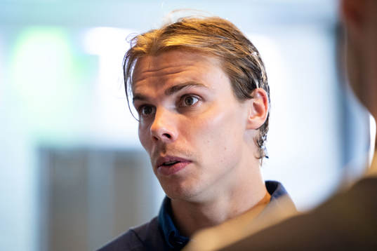 Djurgårdens Elias Andersson i mixade zonen