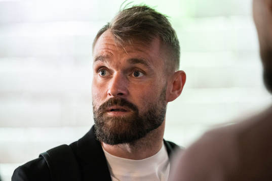 Hammarbys Mads Fenger Nielsen i mixade zonen