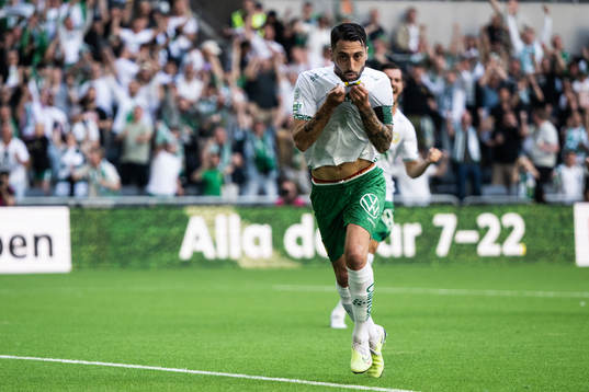 Hammarbys Nahir Besara jublar