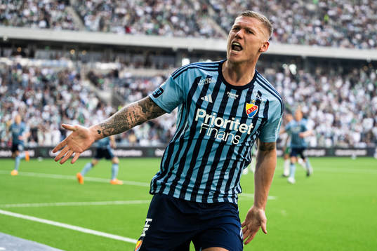 Djurgårdens Victor Edvardsen jublar