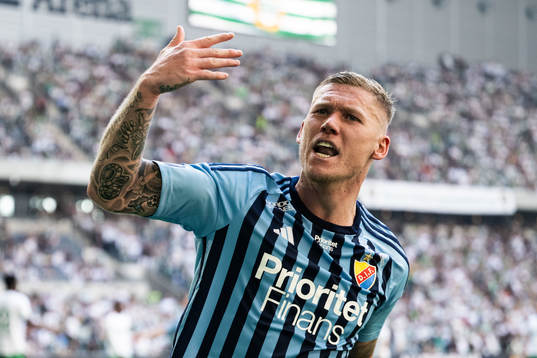 Djurgårdens Victor Edvardsen jublar