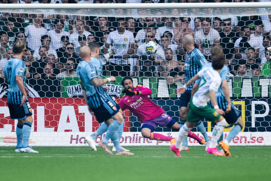 Hammarbys August Mikkelsen gör 3-1 bakom Djurgårdens