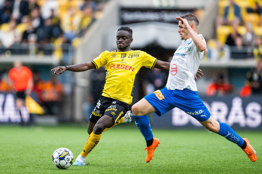 Elfsborgs Emmanuel Boateng och Värnamos Oscar Johansson