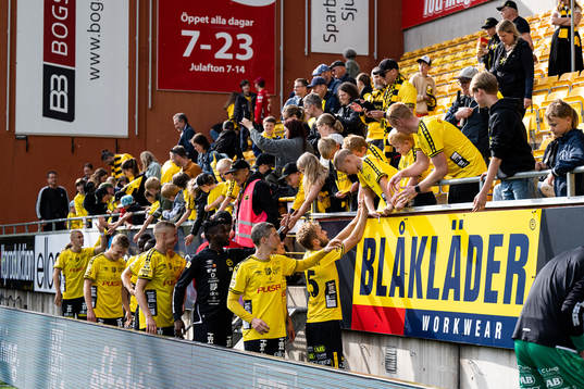 Elfsborgs spelare tackar publiken