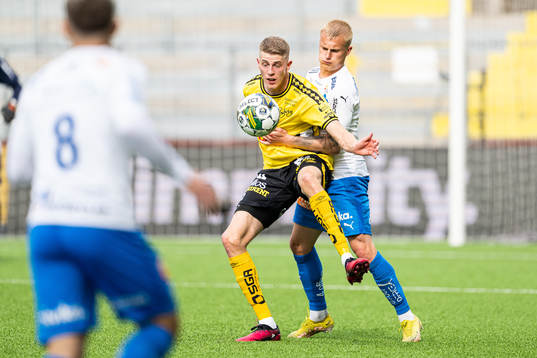 Elfsborgs Alexander Bernhardsson och Värnamos Viktor Bergh