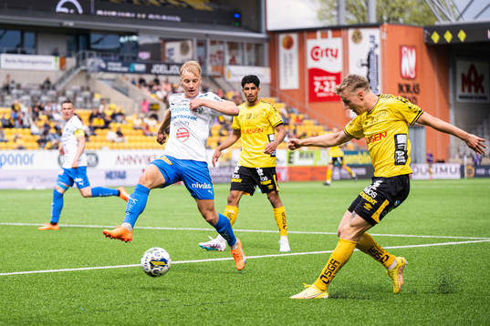 Värnamos Victor Larsson och Elfsborgs Jeppe Møldrup Okkels
