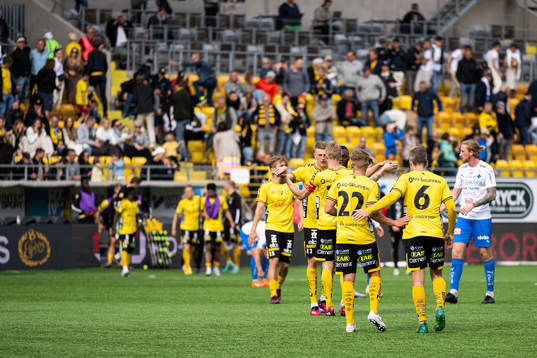 Elfsborgs spelare jublar