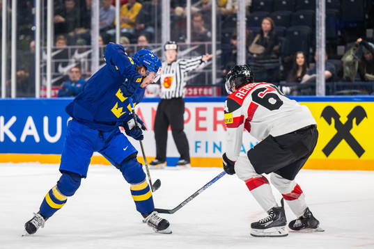 Rasmus Sandin of Sweden and David Reinbacher of Austria