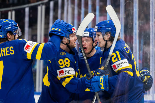 Henrik Tömmernes, Alexander Nylanderand Lucas Raymond