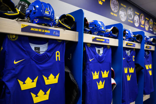 Jersey of Jacob de la Rose in the dressing room of Sweden