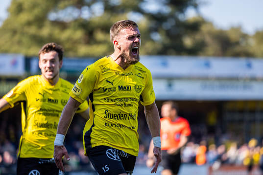 Mjällbys Ivan Kricak jublar