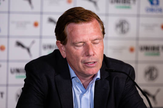 Sirius tränare Christer Mattiasson deppar på