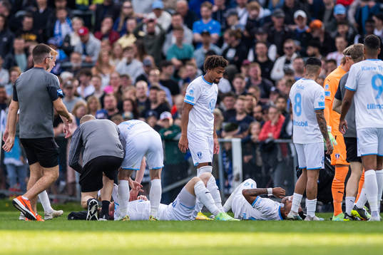 Malmö FFs Derek Cornelius och Lasse Nielsen har ont och